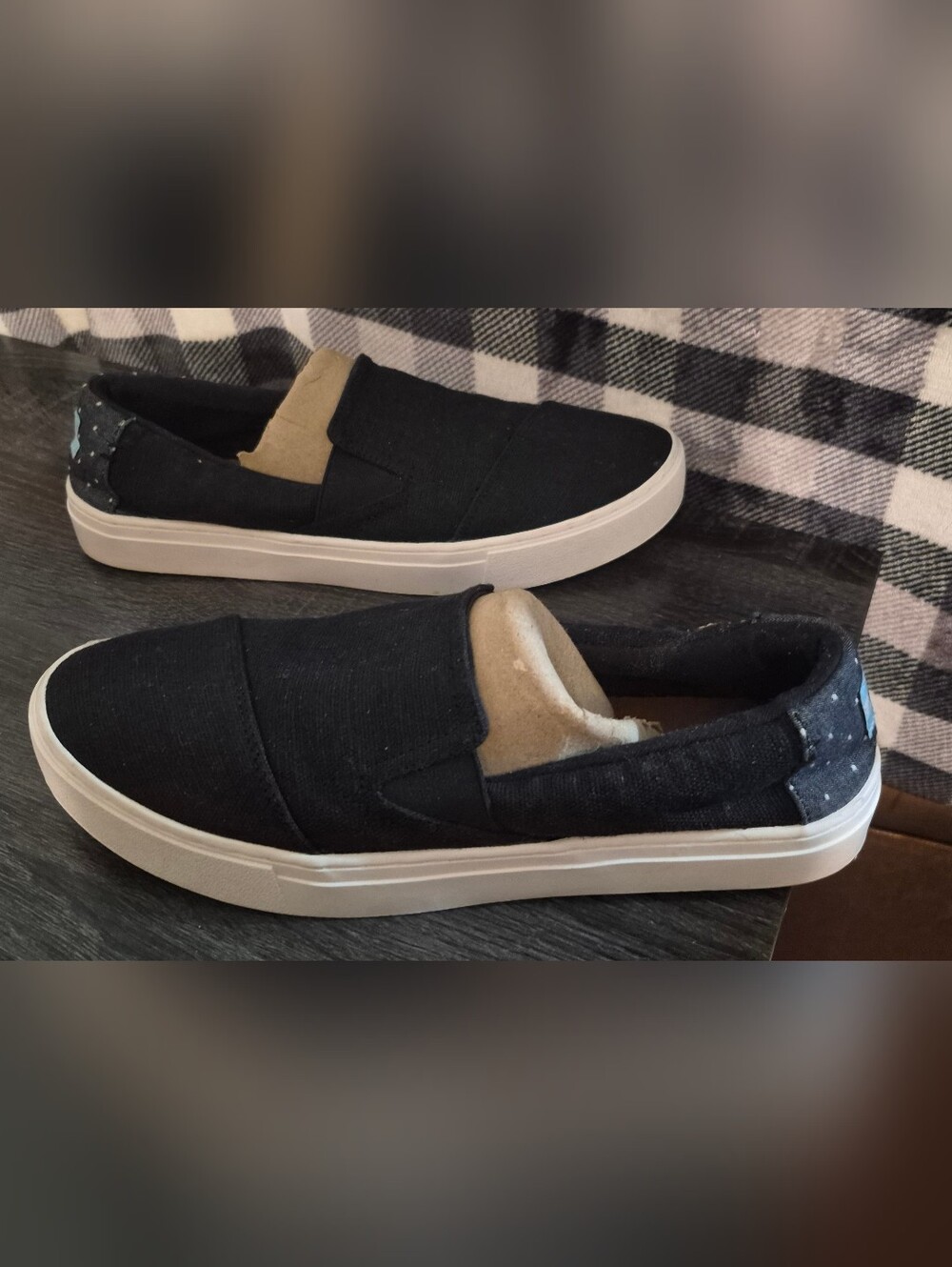 Toms Women's Black Slip-On Sneakers - Casual Comfort